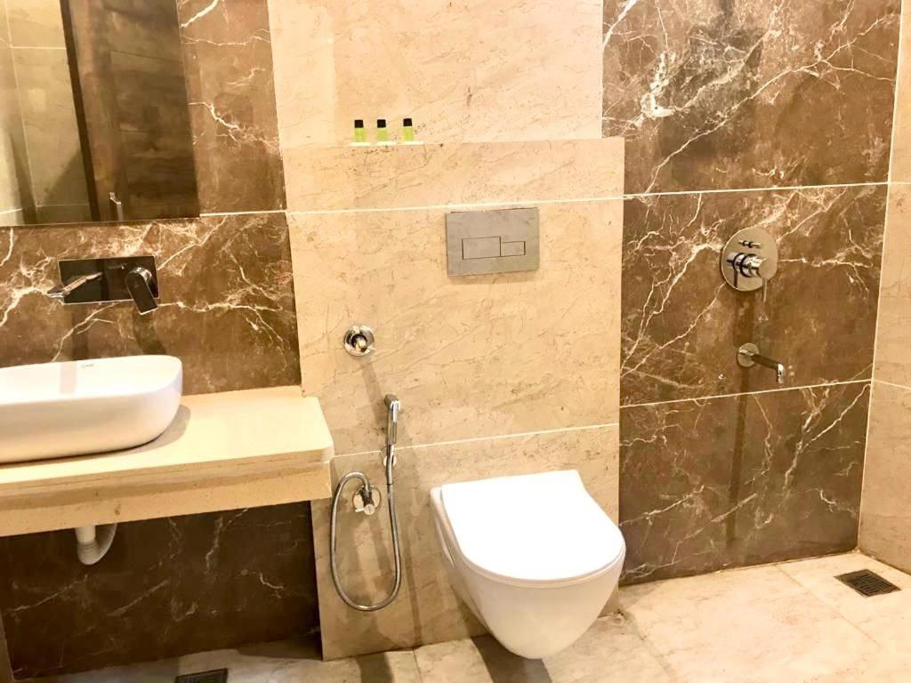 Hampton Hotel - 200 Mt From Golden Temple أمريتسار المظهر الخارجي الصورة