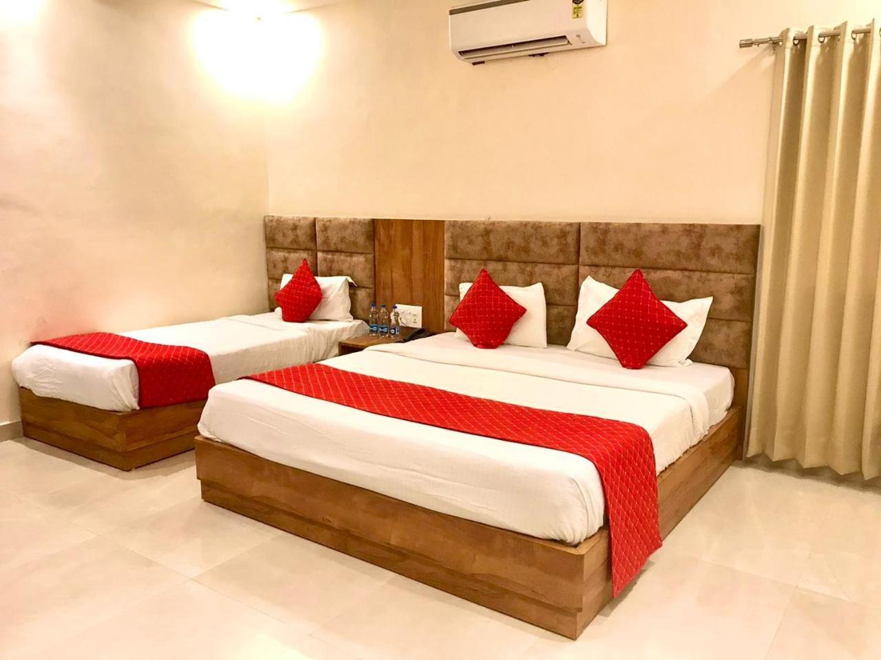 Hampton Hotel - 200 Mt From Golden Temple أمريتسار المظهر الخارجي الصورة