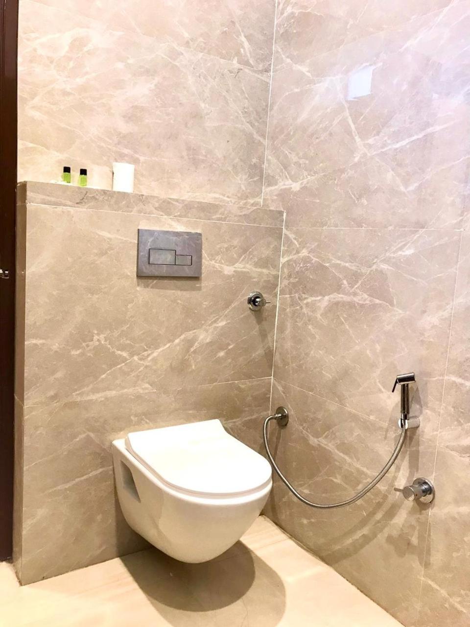 Hampton Hotel - 200 Mt From Golden Temple أمريتسار المظهر الخارجي الصورة