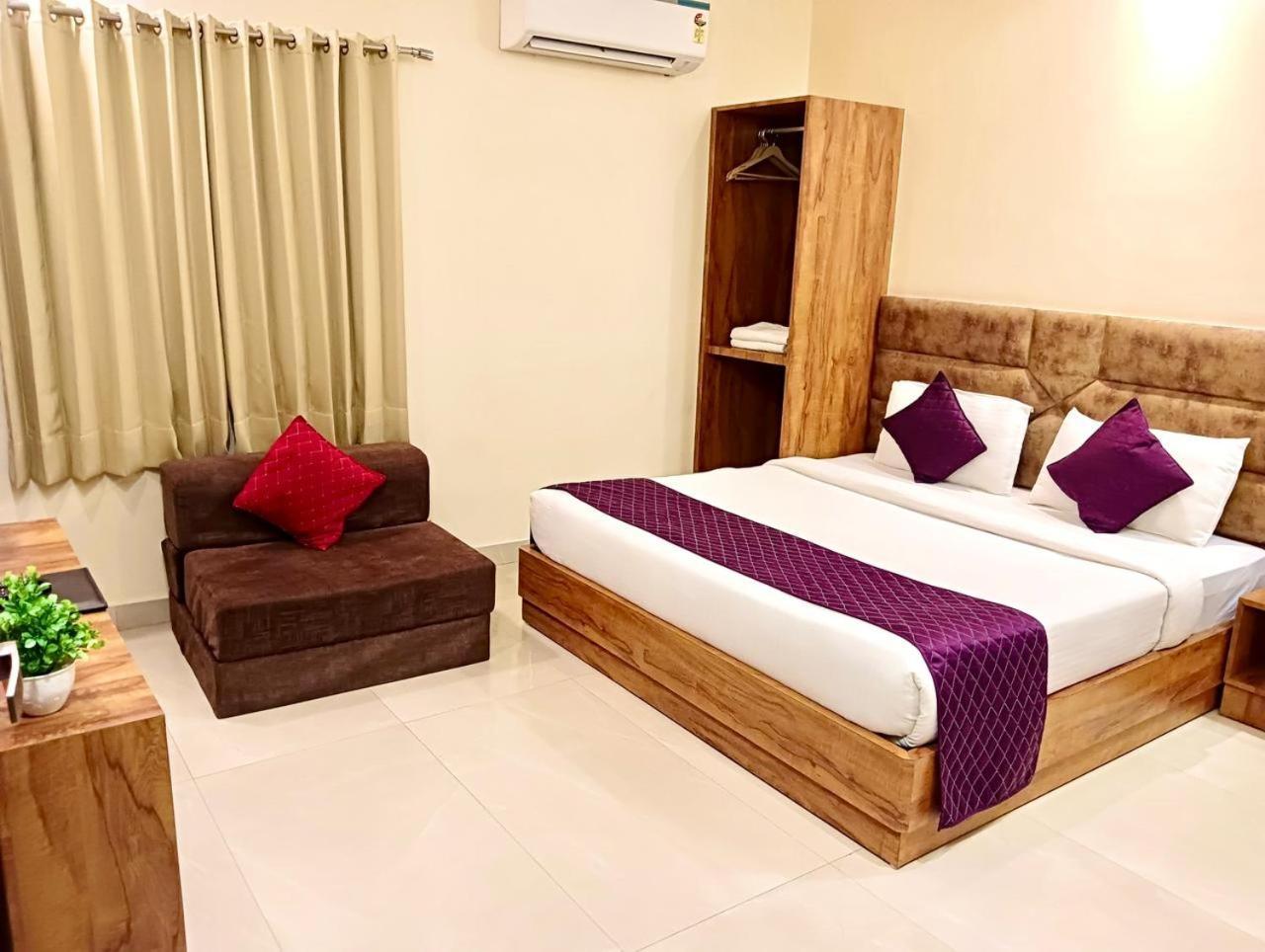 Hampton Hotel - 200 Mt From Golden Temple أمريتسار المظهر الخارجي الصورة