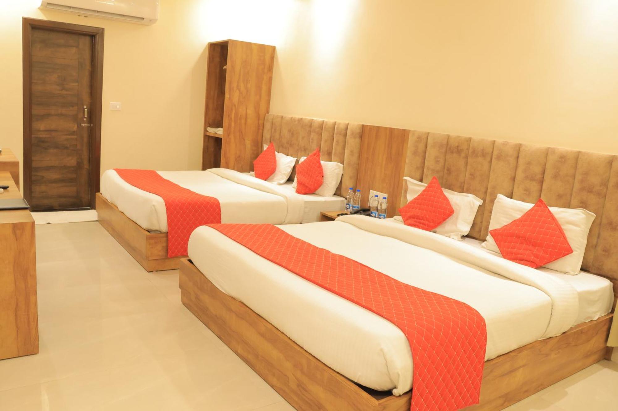 Hampton Hotel - 200 Mt From Golden Temple أمريتسار المظهر الخارجي الصورة