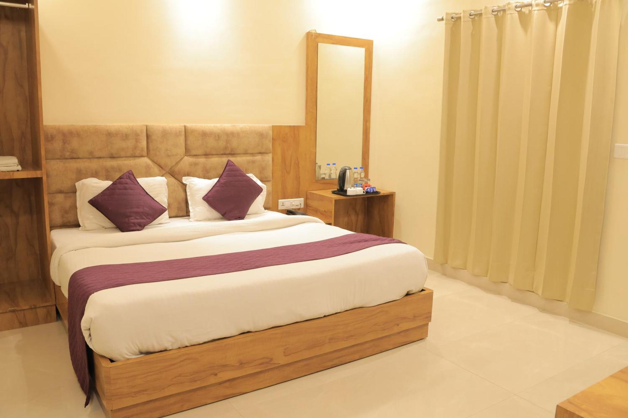 Hampton Hotel - 200 Mt From Golden Temple أمريتسار المظهر الخارجي الصورة